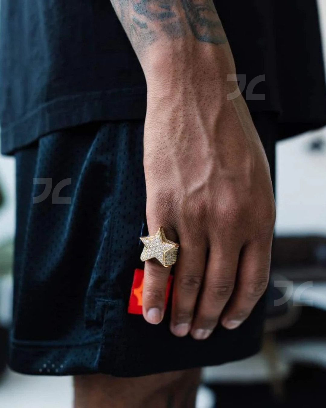 Iced Star Ring Gold
