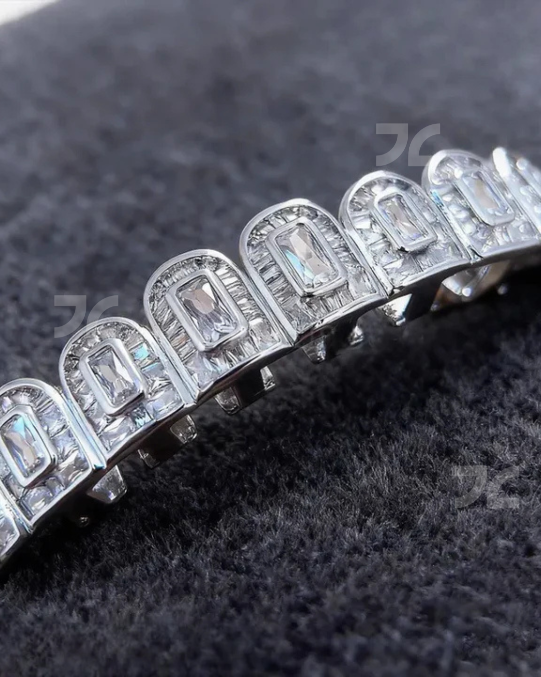 Iced Out 925 Silver Grillz Luxury Hip Hop VVS Moissanite Diamond Hip Hop Dental Grillz Set
